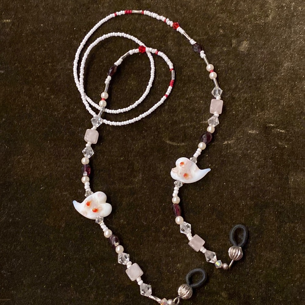 26 inch long handcrafted Valentimes eyeglass holder